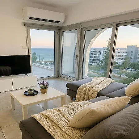 Apartment White Sea View Apartment Limassol