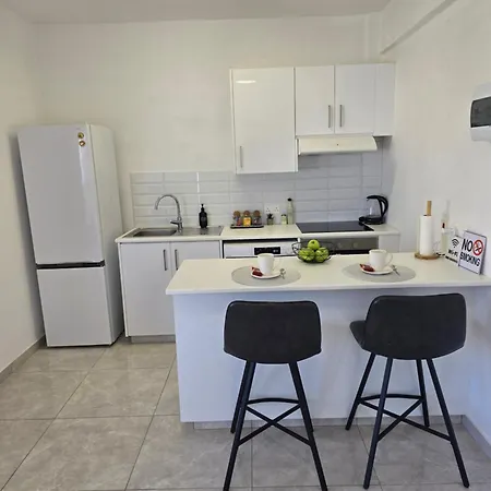 Apartment White Sea View Apartment Limassol